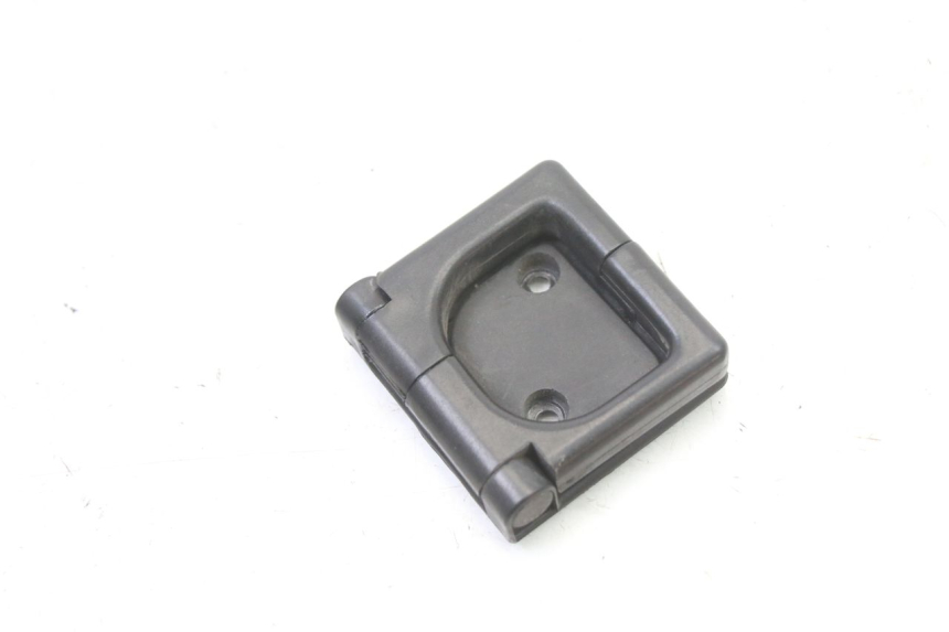photo de GANCHO DE BOLSA PEUGEOT SATELIS COMPRESSOR K15 125 (2006 - 2009) - Detalhe da peça