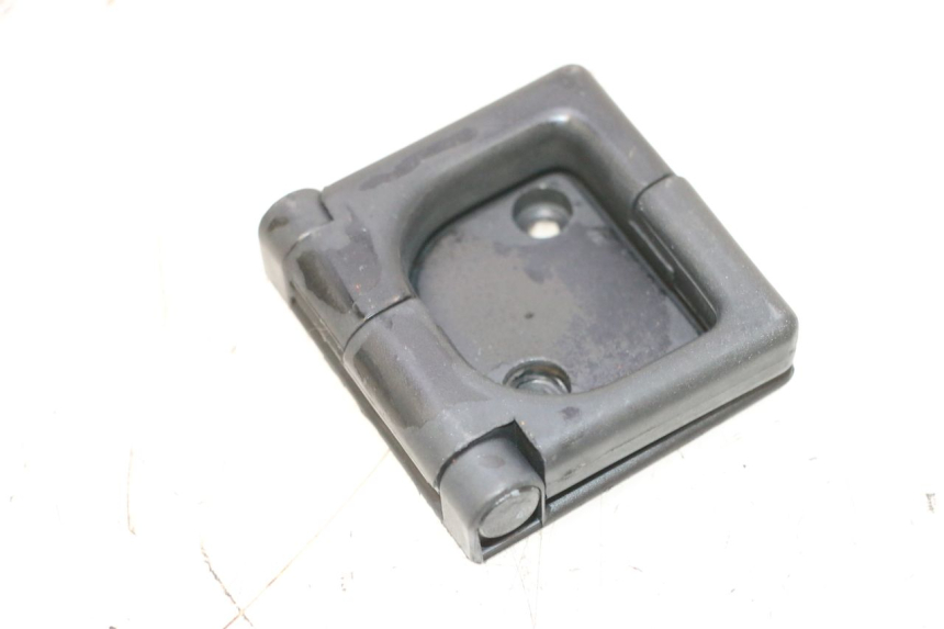 photo de GANCHO DE BOLSA PEUGEOT SATELIS COMPRESSOR K15 125 (2006 - 2009) - Vista principal