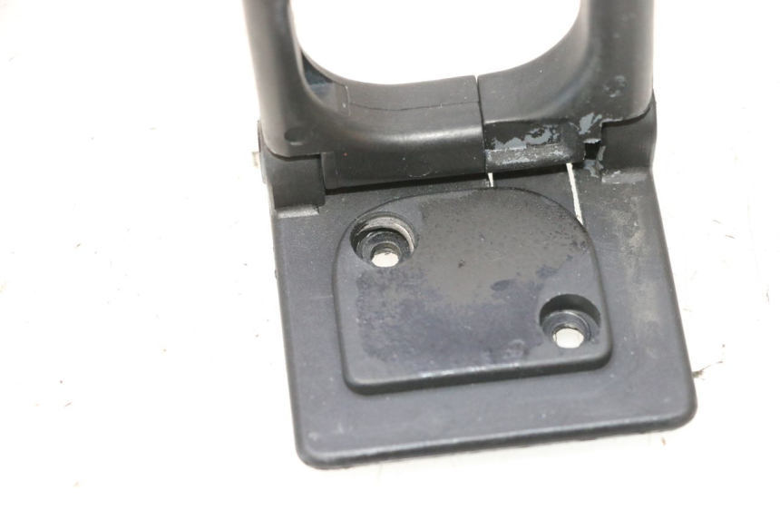 photo de GANCHO DE BOLSA PEUGEOT SATELIS COMPRESSOR K15 125 (2006 - 2009) - Detalhe da peça