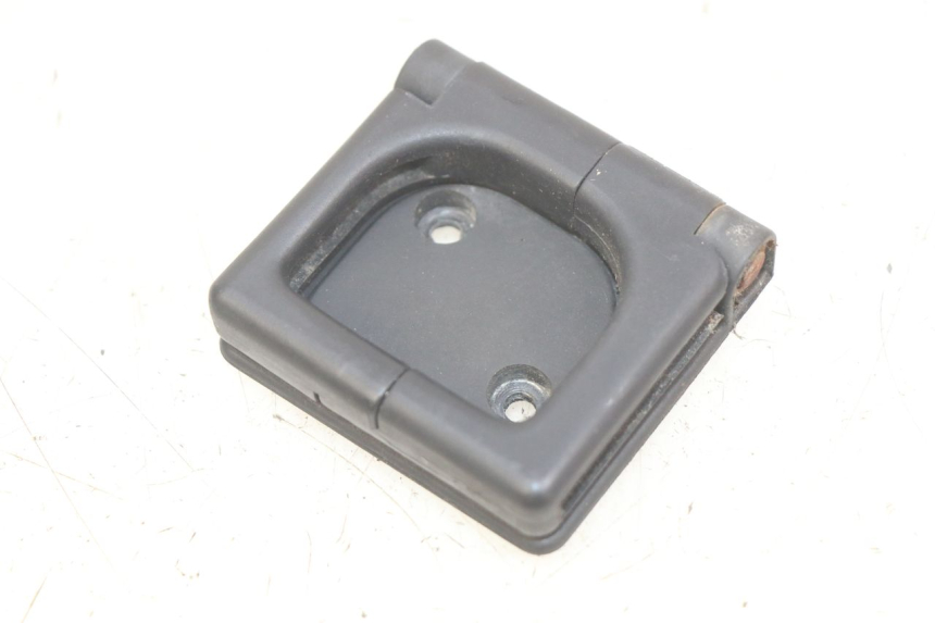 photo de GANCHO DE BOLSA PEUGEOT SATELIS 125 (2006 - 2009) - Detalhe da peça