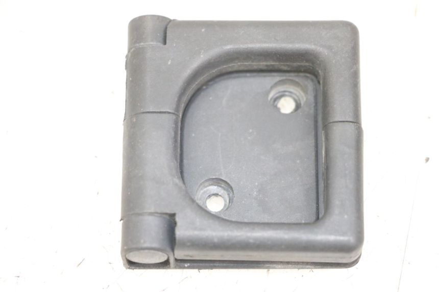 photo de GANCHO DE BOLSA PEUGEOT SATELIS 125 (2006 - 2009) - Outro ângulo de visão