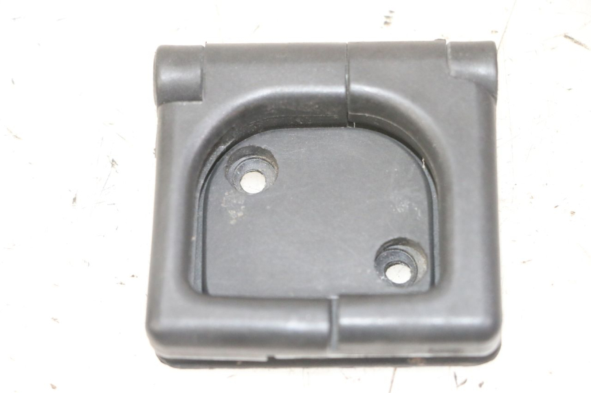 photo de GANCHO DE BOLSA PEUGEOT SATELIS 125 (2013 - 2018) - Zoom do estado de desgaste
