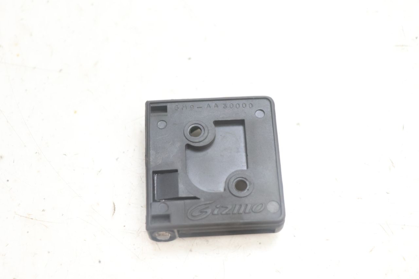 photo de GANCHO DE BOLSA PEUGEOT SATELIS 125 (2013 - 2018) - Zoom do estado de desgaste