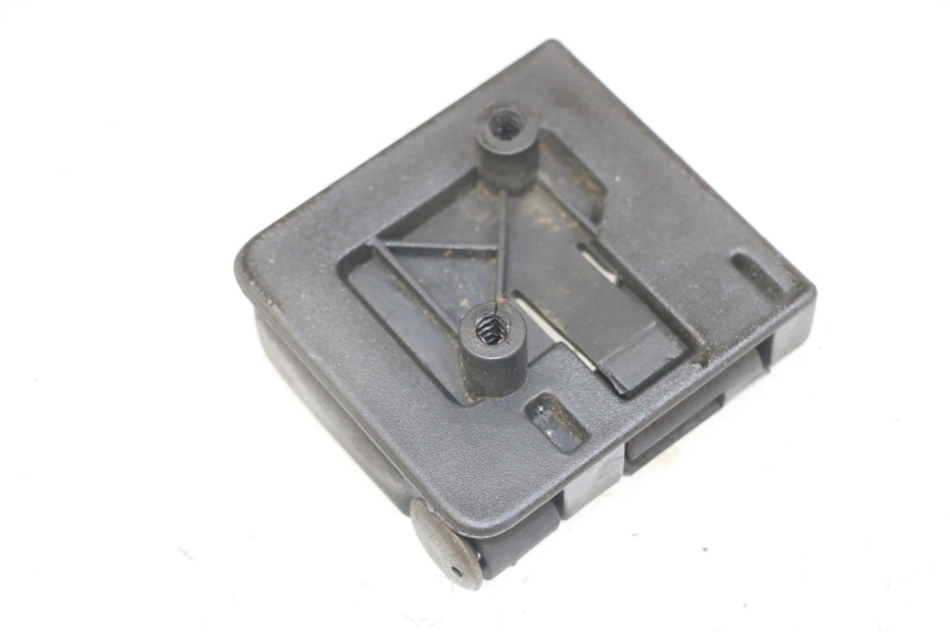 photo de GANCHO DE BOLSA PIAGGIO SUPER LX 125 (2000 - 2003) - Zoom do estado de desgaste