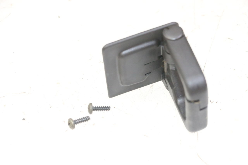 photo de GANCHO DE BOLSA APRILIA SXR 50 (2021 - 2023) - Detalhe da peça