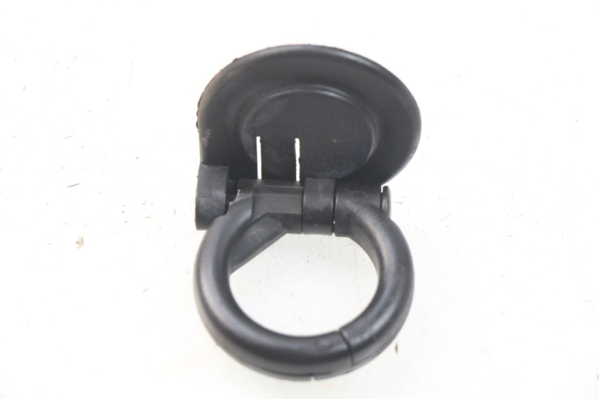 photo de GANCHO DE BOLSA PIAGGIO X8 125 (2004 - 2007) - Outro ângulo de visão