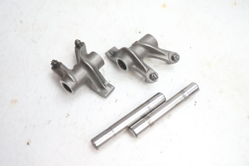 photo de TAMPA DE VÁLVULA TRASEIRA GILERA GP 800 (2007 - 2013) - Detalhes característicos