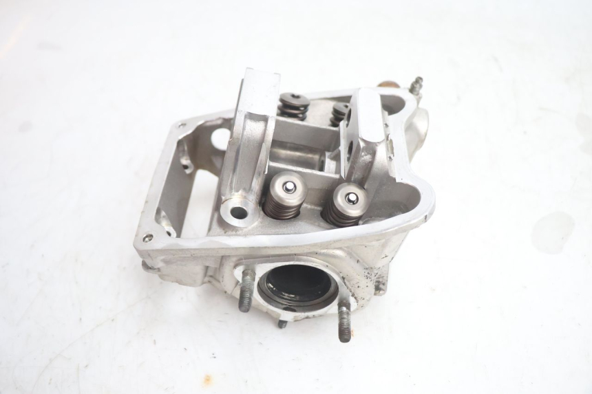 photo de TAMPA DE VÁLVULA TRASEIRA GILERA GP 800 (2007 - 2013) - Pontos de fixação
