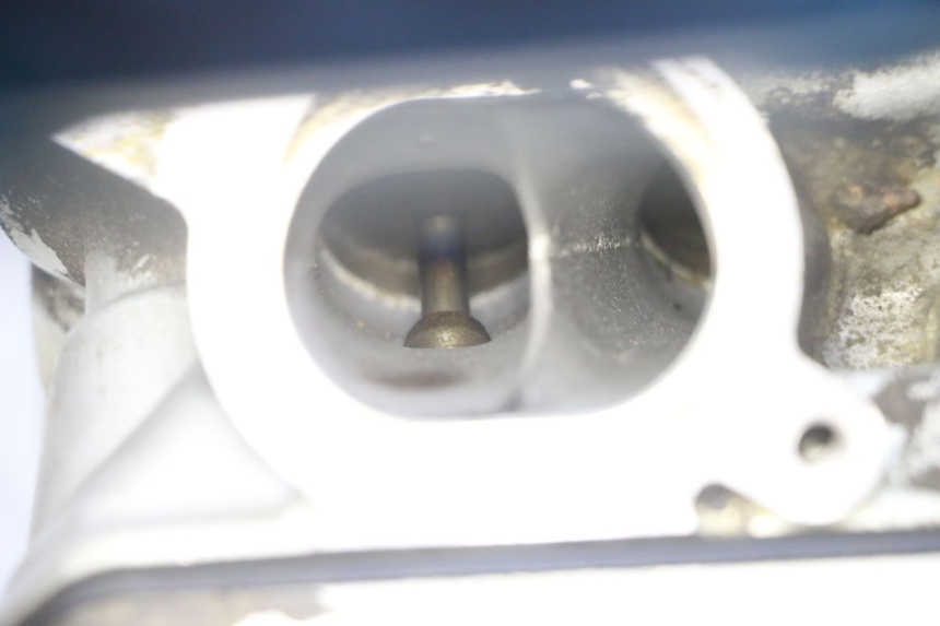 photo de TAMPA DE VÁLVULA TRASEIRA HONDA NTV DEAUVILLE ABS 700 (2007 - 2016) - Zoom do estado de desgaste