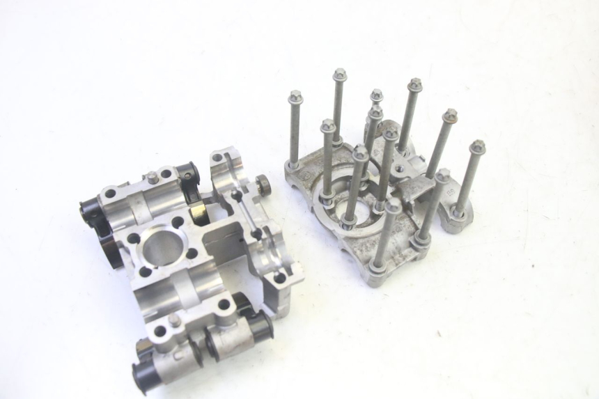 photo de TAMPA DE VÁLVULAS TRASEIRA BMW R RT ABS 1200 (2010 - 2014) - Ampliação técnica