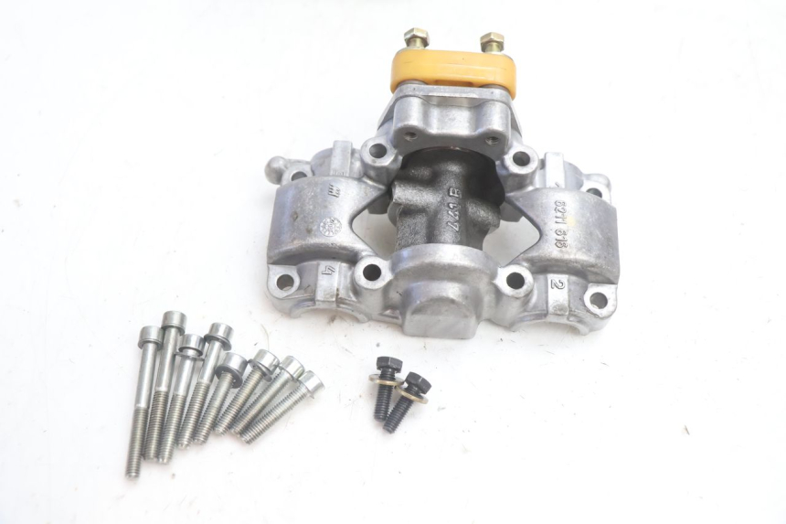 photo de CABEÇOTE TRASEIRO CAN-AM SPYDER RS 1000 (2008 - 2012) - Estado da superfície