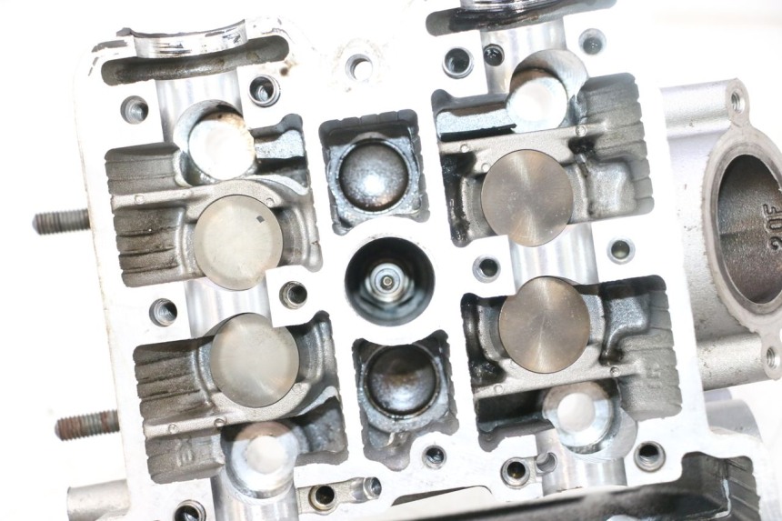 photo de TAMPA DE VÁLVULAS TRASEIRA SUZUKI SV S 650 (1999 - 2002) - Inspeção visual