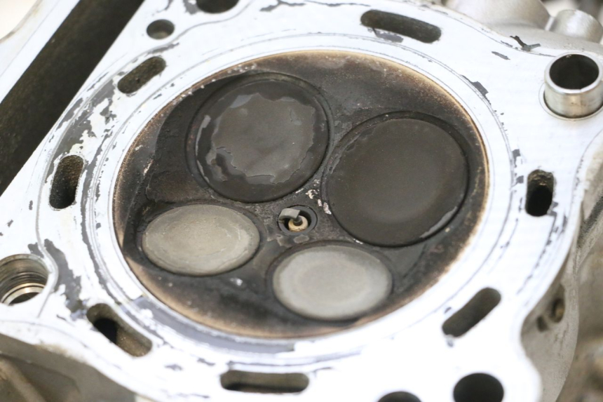 photo de CABEÇOTE TRASEIRO SUZUKI SV S 650 (2003 - 2009) - Peça verificada