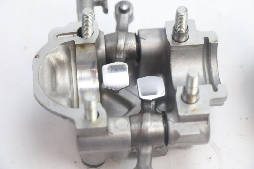 photo de CABEÇOTE TRASEIRO HONDA XLV VARADERO 125 (2007 - 2012) - Outro ângulo de visão