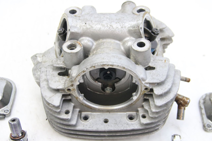 photo de TAMPA DE VÁLVULA TRASEIRA YAMAHA XV VIRAGO 750 (1984 - 1998) - Detalhes característicos