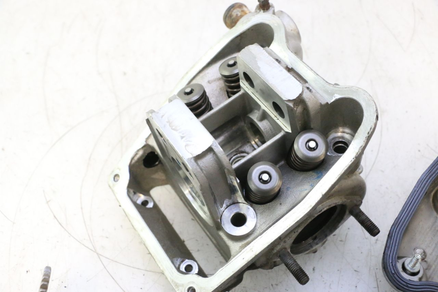 photo de CABEÇOTE DIANTEIRO GILERA GP 800 (2007 - 2013) - Imagem adicional