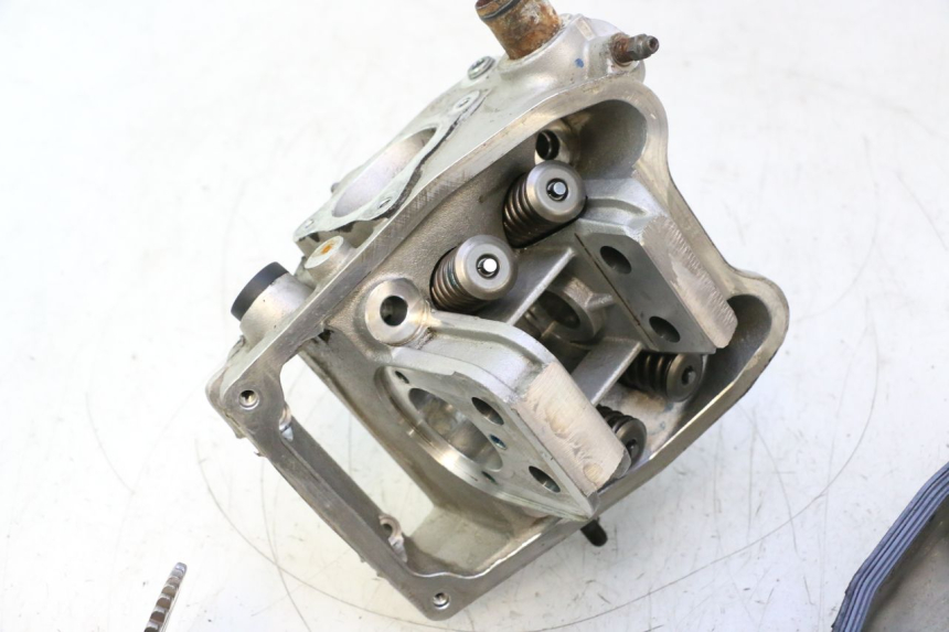 photo de CABEÇOTE DIANTEIRO GILERA GP 800 (2007 - 2013) - Inspeção visual