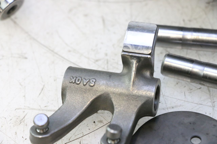photo de CABEÇOTE DIANTEIRO GILERA GP 800 (2007 - 2013) - Pontos de fixação