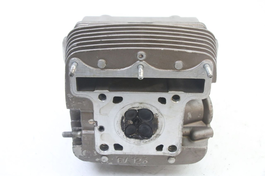 photo de CABEÇOTE DIANTEIRO HYOSUNG GTR 125 (2006 - 2008) - Zoom do estado de desgaste