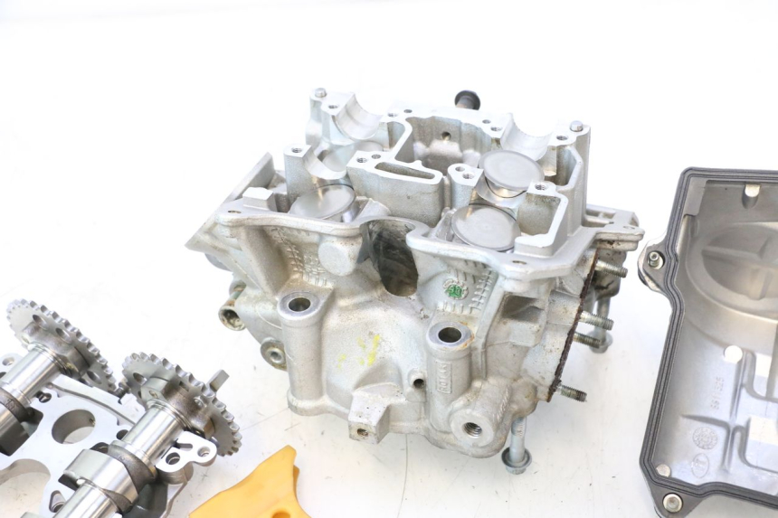 photo de CABEÇOTE DIANTEIRO CAN-AM SPYDER RS 1000 (2008 - 2012) - Pontos de fixação