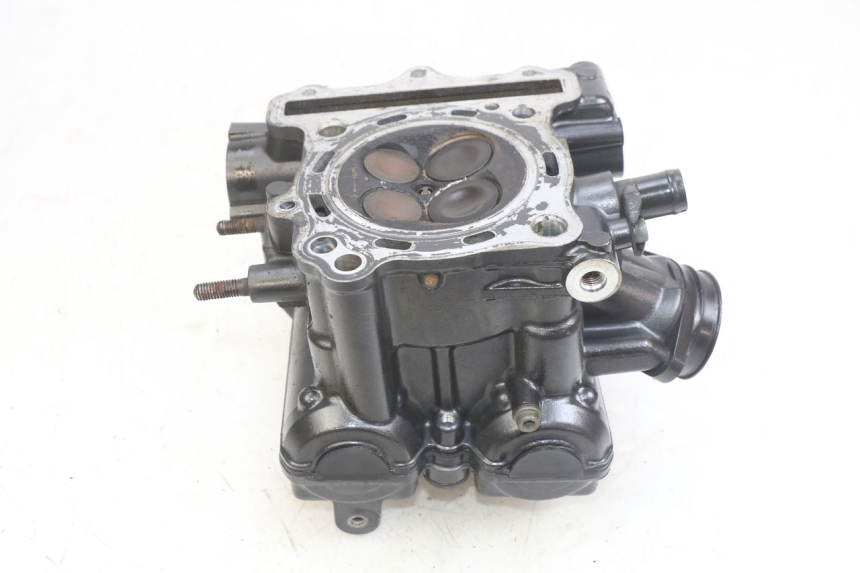 photo de CABEÇOTE DIANTEIRO SUZUKI SV N 650 (1999 - 2002) - Detalhes característicos