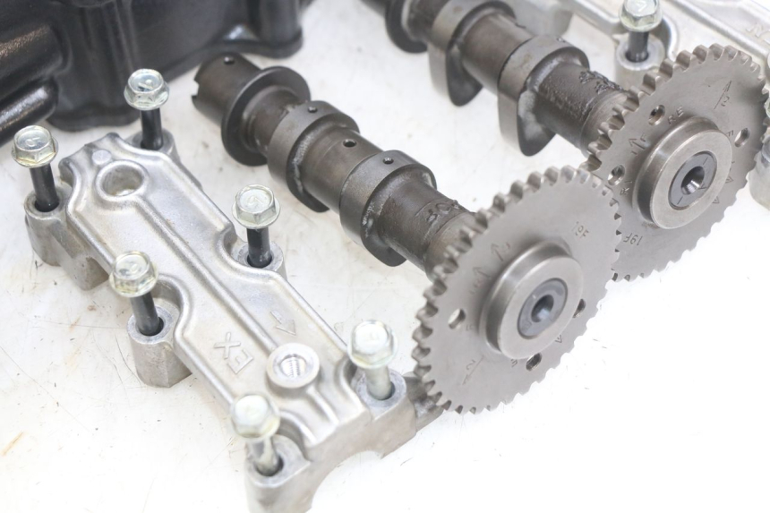 photo de CABEÇOTE DIANTEIRO SUZUKI SV N 650 (1999 - 2002) - Zoom do estado de desgaste