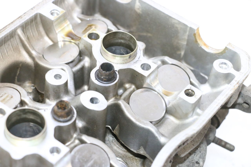 photo de CABEÇOTE DIANTEIRO HONDA VFR FI RC46 800 (1998 - 2001) - Detalhes característicos