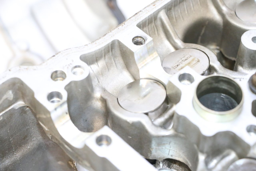 photo de CABEÇOTE DIANTEIRO HONDA VFR FI RC46 800 (1998 - 2001) - Vista de perto