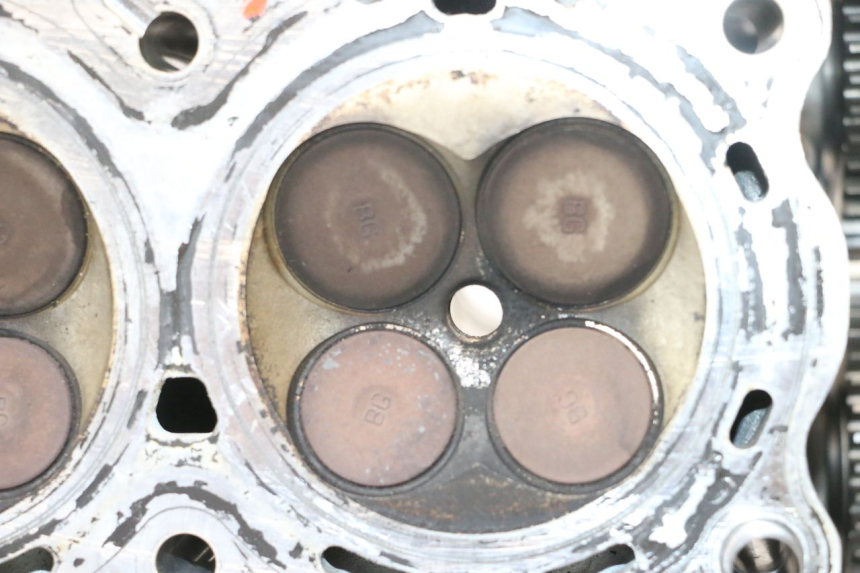 photo de CABEÇOTE DIANTEIRO HONDA VFR FI RC46 800 (1998 - 2001) - Detalhe da peça