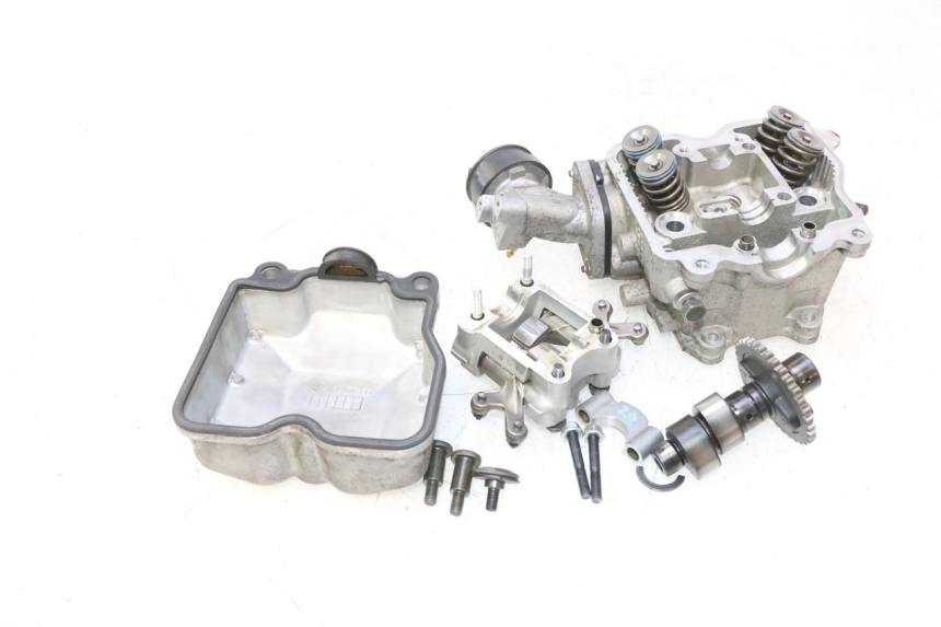 photo de CABEÇOTE SUZUKI BURGMAN 125 (2007 - 2014) - Inspeção visual
