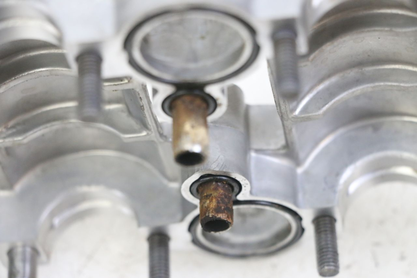 photo de CABEÇOTE HONDA CB R 1000 (2018 - 2023) - Outro ângulo de visão