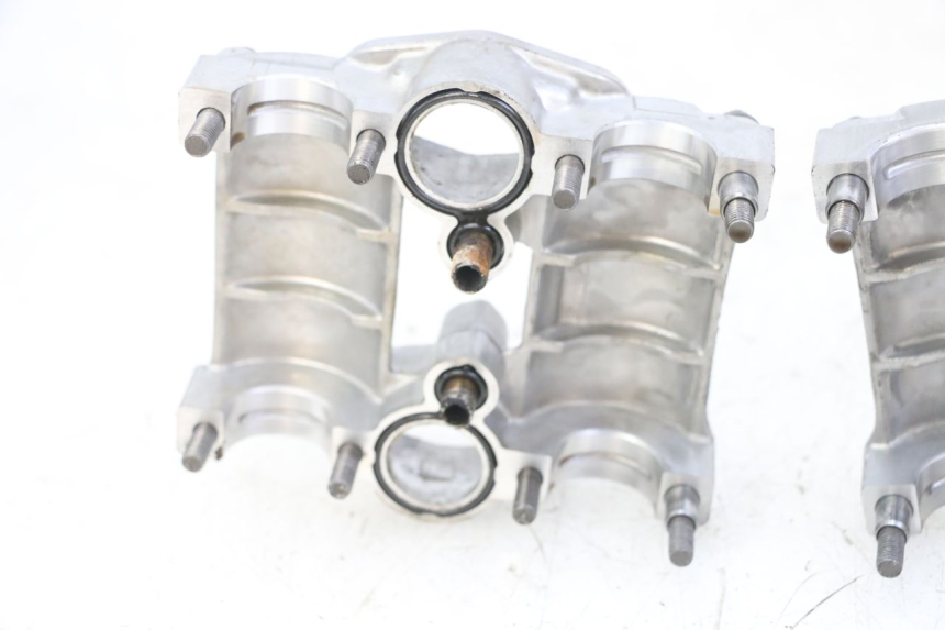 photo de CABEÇOTE HONDA CB R 1000 (2018 - 2023) - Pontos de fixação