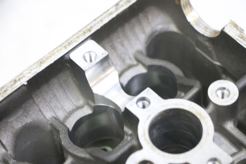 photo de CABEÇOTE HONDA CB R 1000 (2018 - 2023) - Marcações e referências