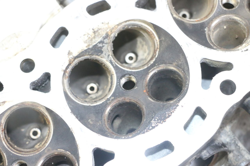 photo de CABEÇOTE HONDA CB R 1000 (2018 - 2023) - Pontos de fixação