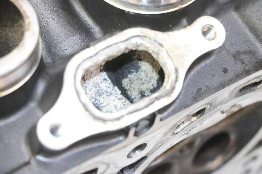 photo de CABEÇOTE HONDA CB R 1000 (2018 - 2023) - Marcações e referências