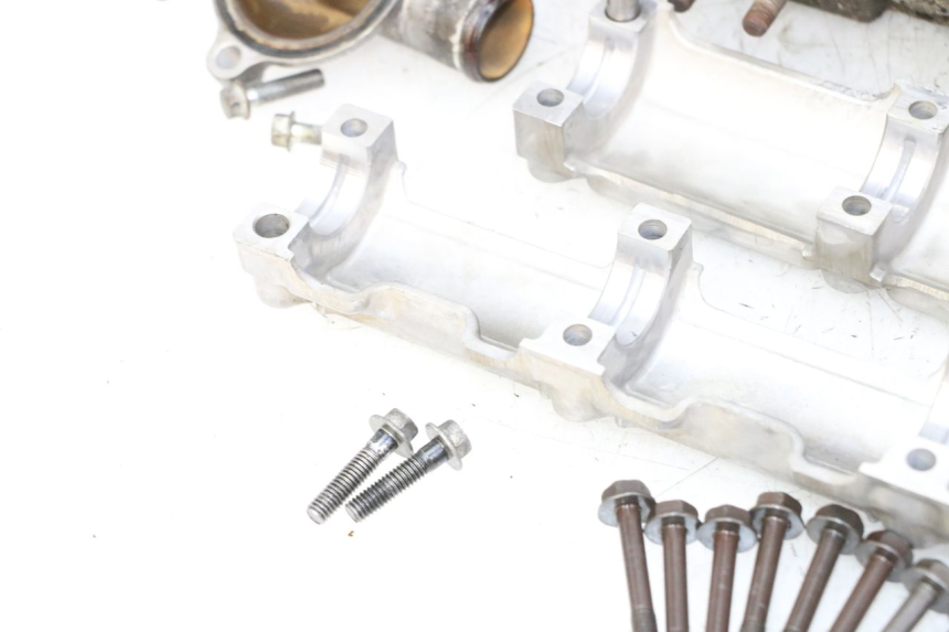photo de CABEÇOTE HONDA CBR RR FIREBLADE 900 (1992 - 1994) - Detalhe da peça