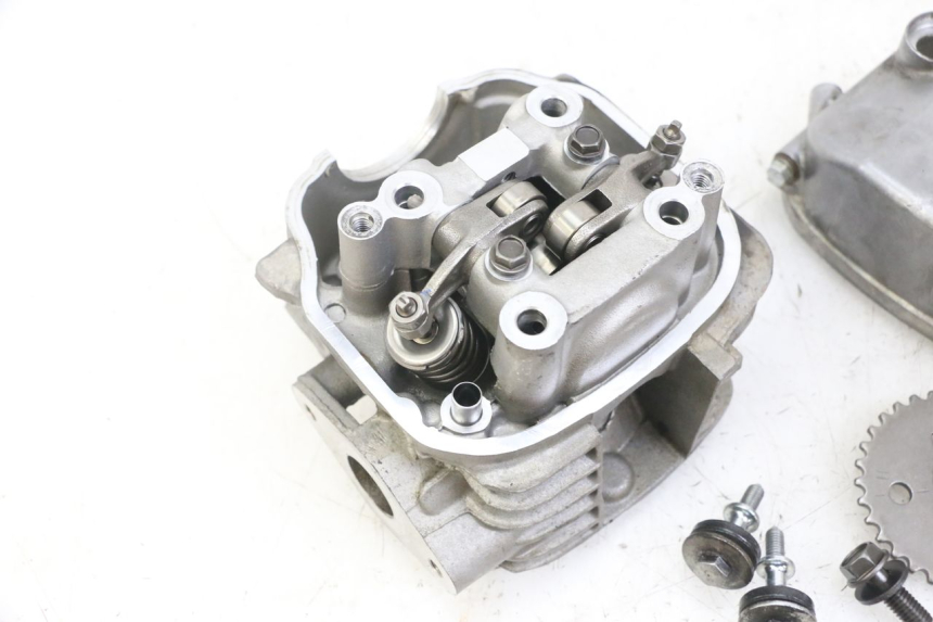 photo de CABEÇOTE HONDA CRF-F CRF F 110 (2019 - 2022) - Detalhes característicos