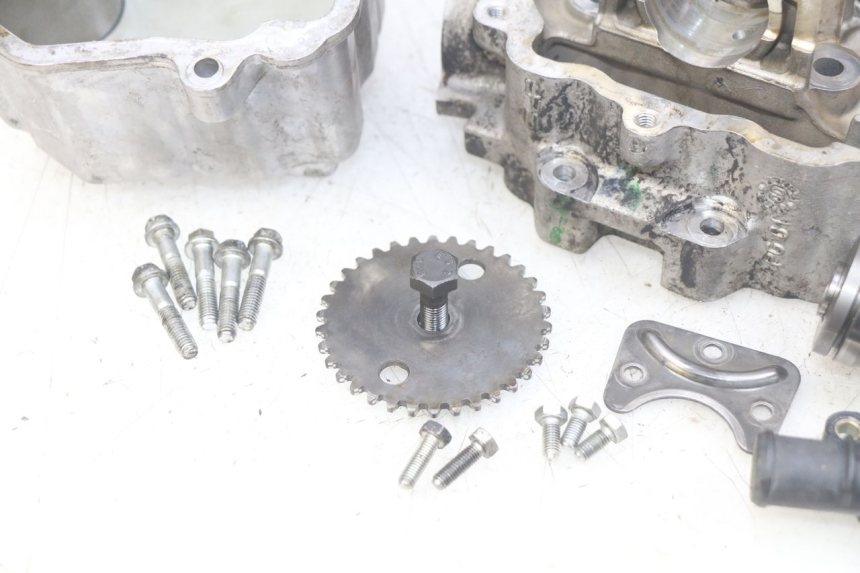photo de CABEÇOTE PEUGEOT ELYSEO 125 (1999 - 2004) - Detalhe da peça
