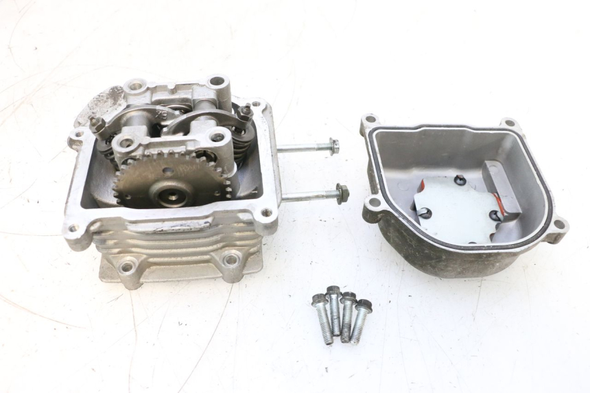 photo de CABEÇOTE JM MOTORS EVOLIS 4T 50 (2018 - 2022) - Detalhes característicos