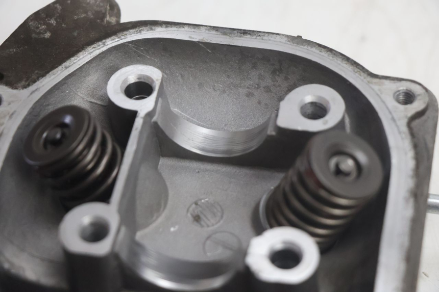 photo de CABEÇOTE JM MOTORS EVOLIS 4T 50 (2018 - 2022) - Outro ângulo de visão