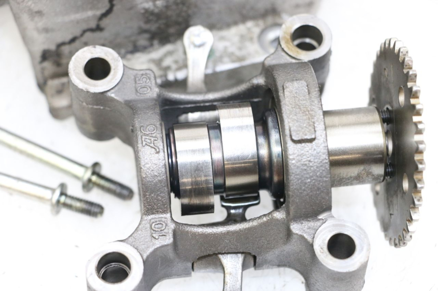photo de CABEÇOTE HONDA FES S-WING SWING ABS 125 (2007 - 2015) - Inspeção visual