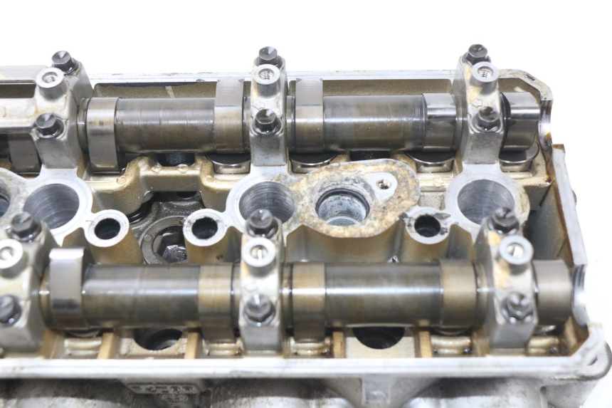 photo de CABEÇOTE YAMAHA FJR ABS 1300 (2006 - 2012) - Detalhes característicos