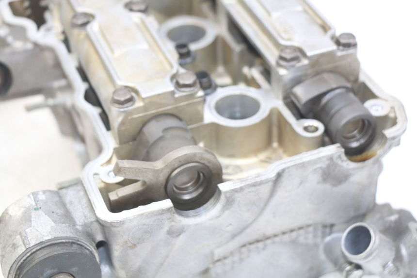 photo de CABEÇOTE HONDA FJS SILVERWING SILVER WING 400 (2009 - 2016) - Detalhes característicos