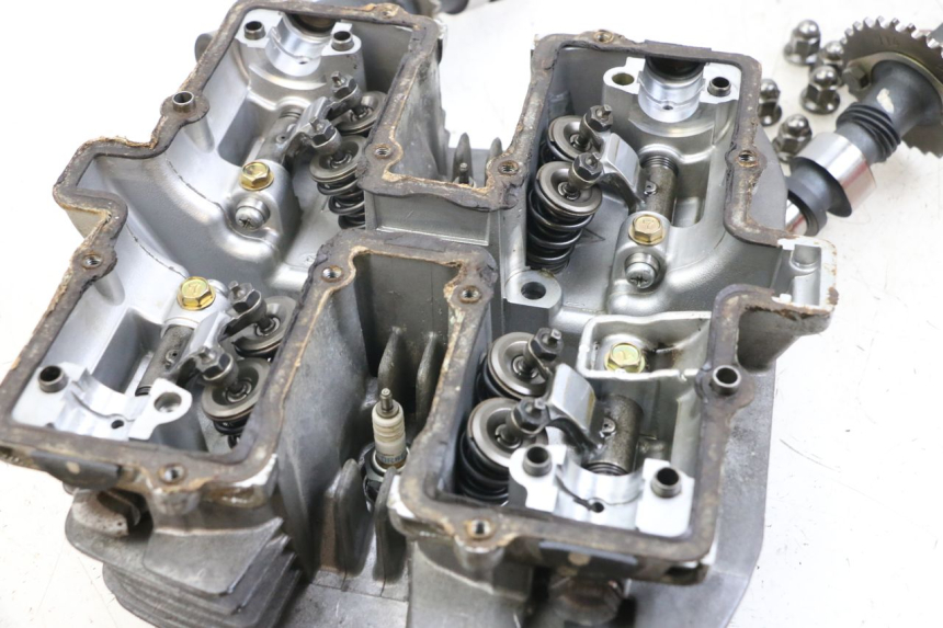 photo de CABEÇOTE SUZUKI GSX E 250 (1982 - 1983) - Zoom de qualidade