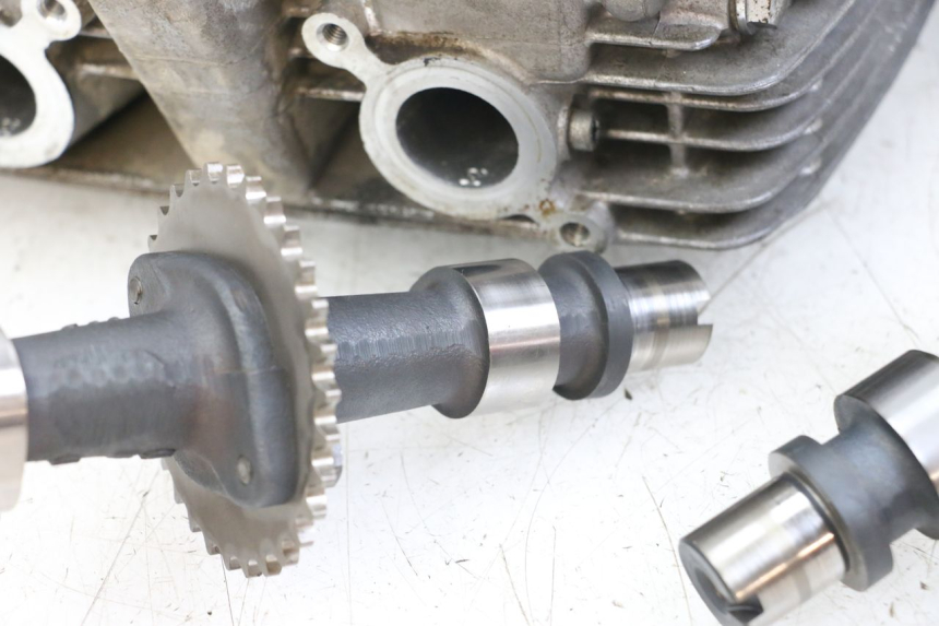 photo de CABEÇOTE SUZUKI GSX E 250 (1982 - 1983) - Estado da superfície