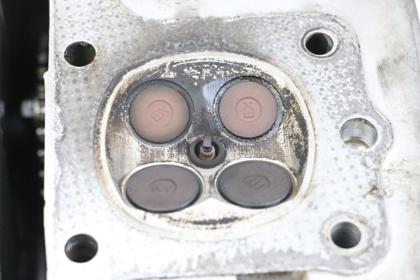 photo de CABEÇOTE SUZUKI GSX E 250 (1982 - 1983) - Estado da superfície