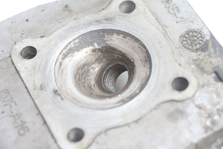 photo de CABEÇOTE PEUGEOT KISBEE 2T 50 (2010 - 2017) - Pontos de fixação