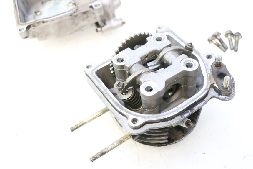 photo de CABEÇOTE PEUGEOT KISBEE 4T 50 (2010 - 2017) - Pontos de fixação