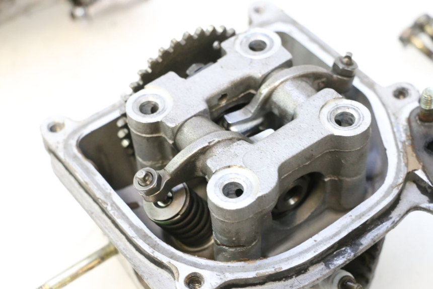 photo de CABEÇOTE PEUGEOT KISBEE 4T 50 (2010 - 2017) - Estado da superfície