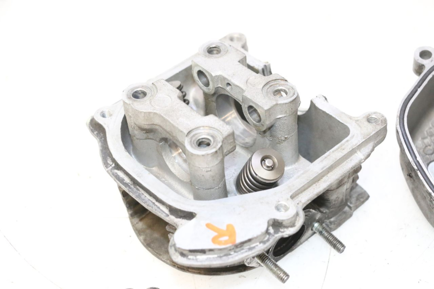 photo de CABEÇOTE PEUGEOT KISBEE 4T 50 (2018 - 2022) - Detalhes característicos